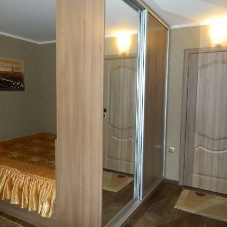 Ул. Киевская Апартаменты Kremenčuk Esterno foto